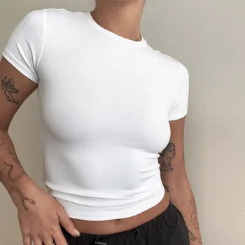 בקיץ חולצת טי גזורה נשים 2024 Y2k אופנה לבן שרוול קצר צוואר עגול צמוד חולצת אישה מקרית פשוטה למתוח דק ' מקסימום