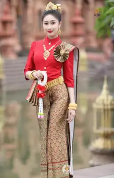 נשים תאילנדיות נקבע בועה שרוול מארח שמלת הכלה בקבלה של המלון השמלה עבודה השמלה